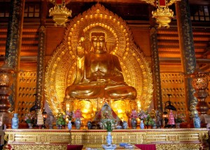 La plus grande statue bouddhiste en cuivre dorée de l’Asie