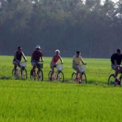 Une promenade en vélo sur les sentiers à Tam Coc
